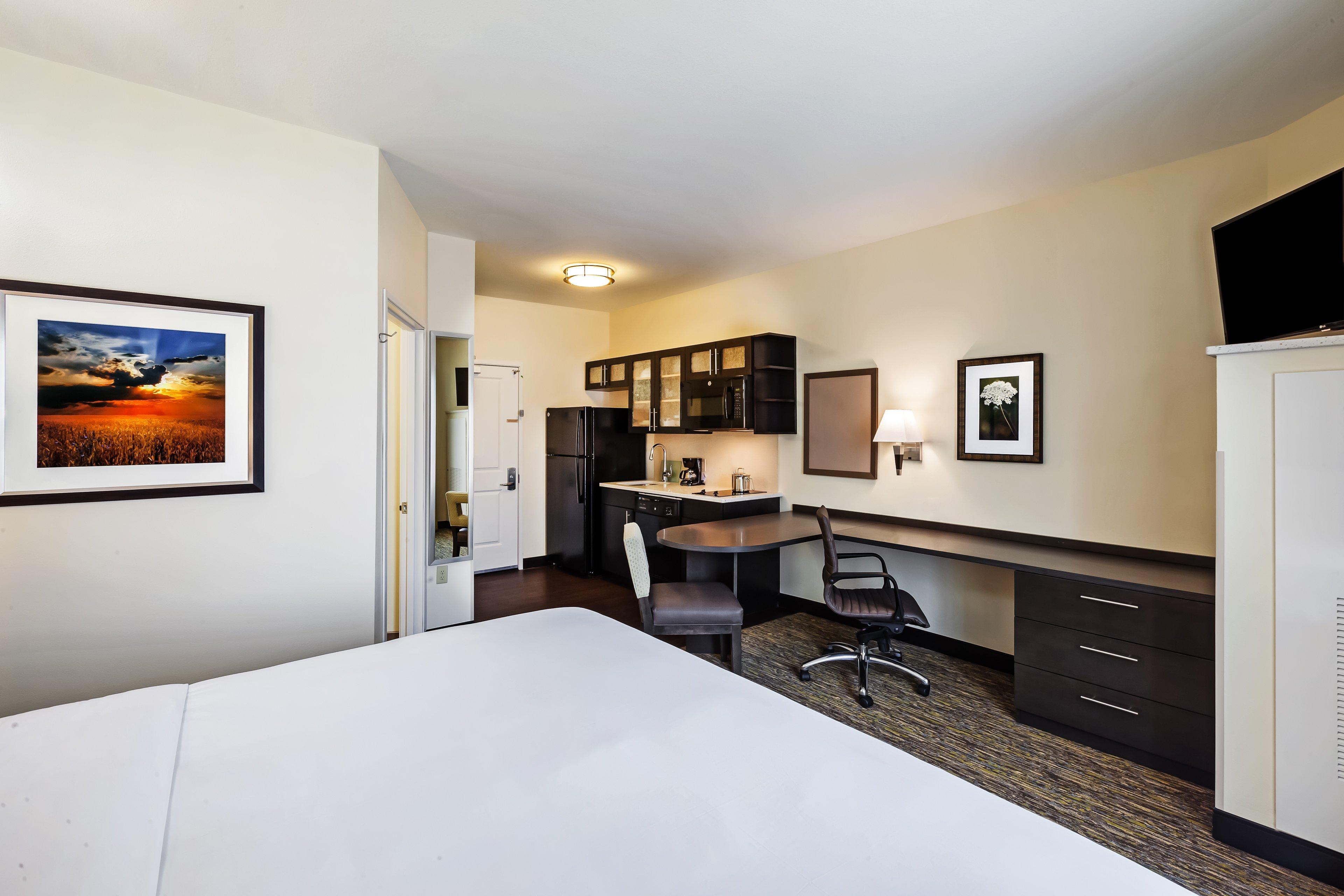 Candlewood Suites Lenexa - Overland Park Area, An Ihg Hotel Exterior photo