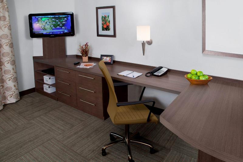 Candlewood Suites Lenexa - Overland Park Area, An Ihg Hotel Exterior photo